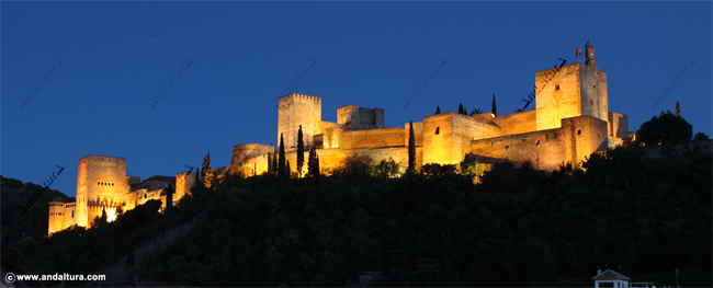 Anocheciendo en la Alhambra