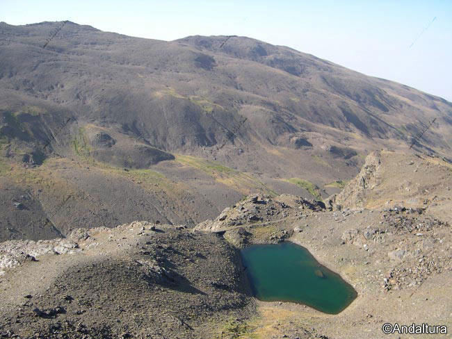 Laguna Cuadrada, en el Valle de Lanjarón