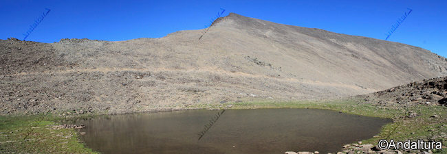 Laguna de las Calderetas y Mulhacén