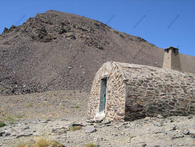 Refugio al pie del Cerro del Caballo